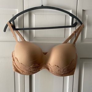 STRAPLESS + CONVERTIBLE VICTORIA’s SECRET BRA